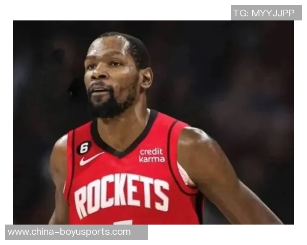 杜兰特强调内线冲击是创造三分机会的关键因素 杜兰特强调内线冲击是创造三分机会的关键因素